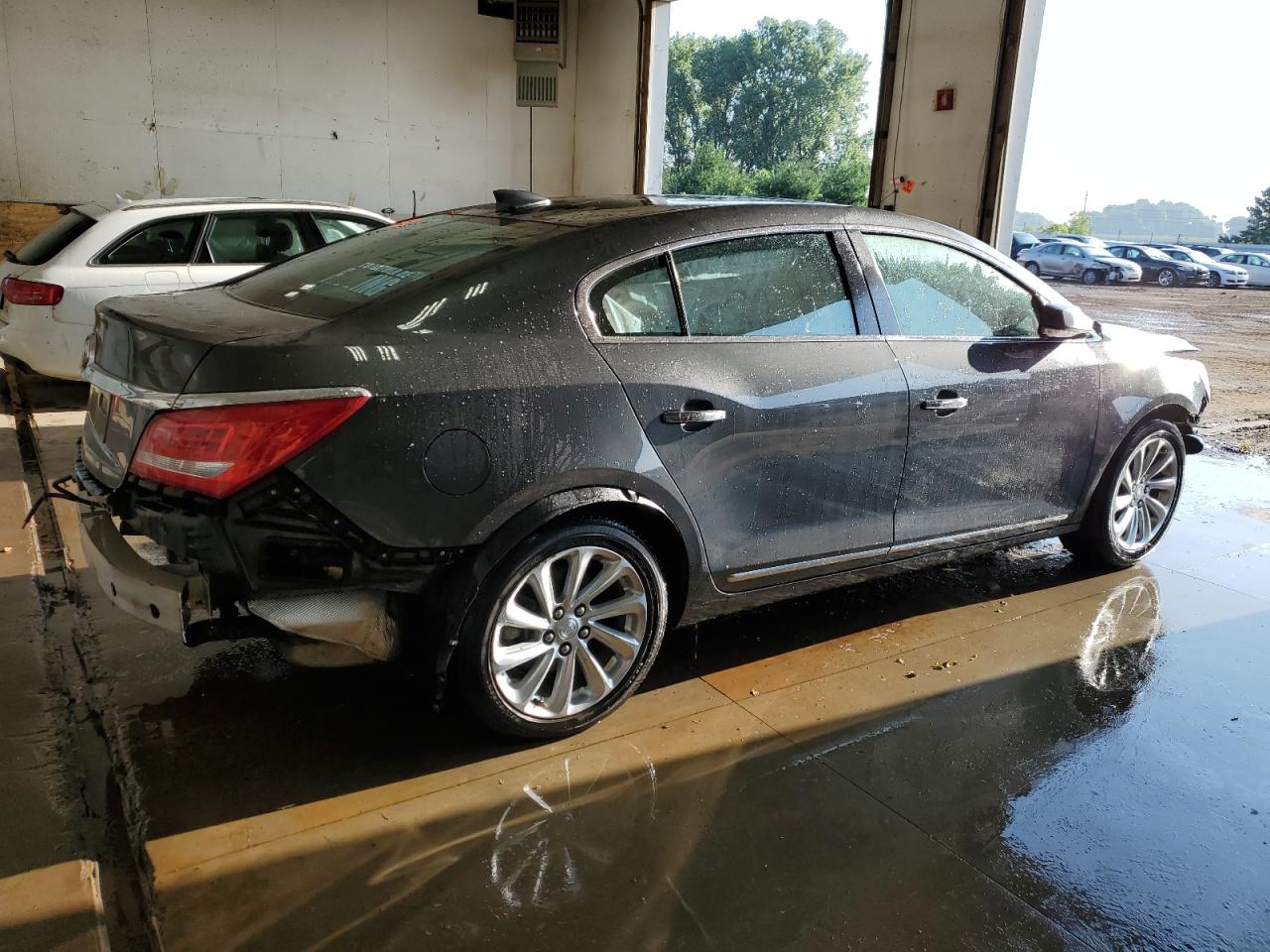 2016 Buick Lacrosse vin: 1G4GB5G35GF159363