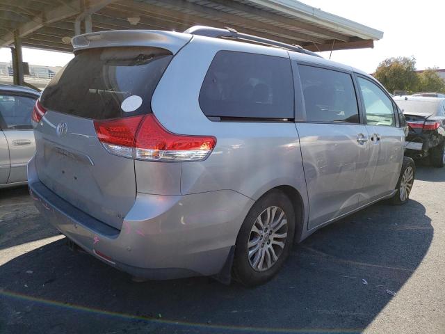 5TDYK3DC8ES474012 Toyota SIENNA XLE