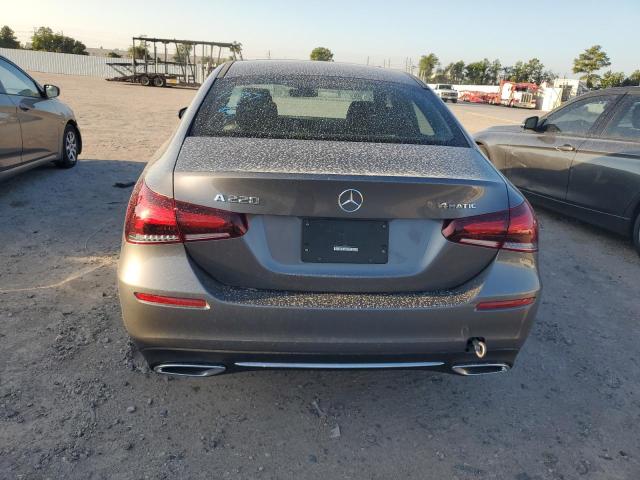 W1K3G4FB7NJ331528 Mercedes-Benz A 220 4matic