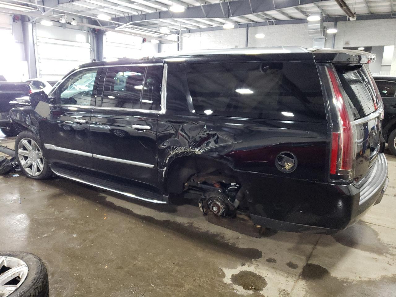 1GYS4HKJ1KR135952 Cadillac Escalade E 2