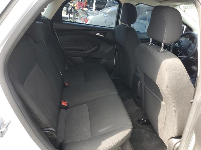 1FADP3K20JL244718 Ford FOCUS SE