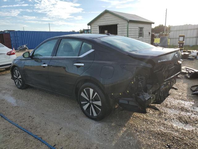 1N4BL4DV0MN386964 Nissan Altima SV 2