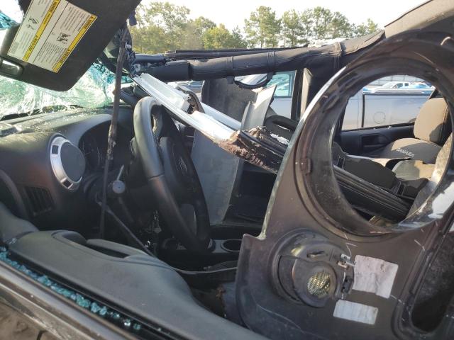 1C4BJWEG9HL581670 Jeep Wrangler Unlimited Sahara