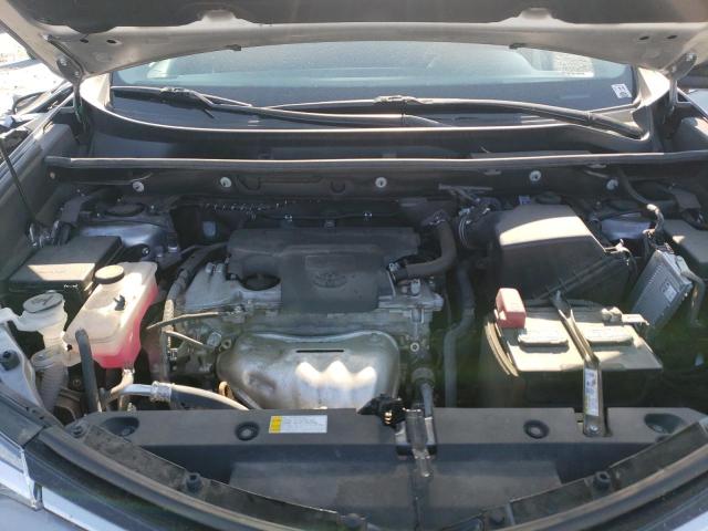 2T3BFREV0JW747174 Toyota RAV4 LE