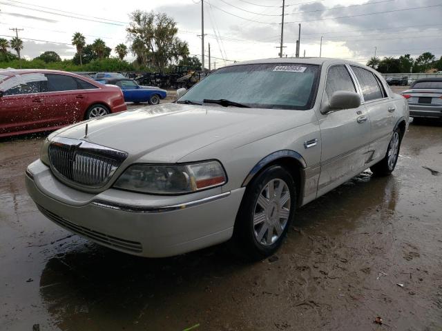 2004 Lincoln Town Car Ultimate