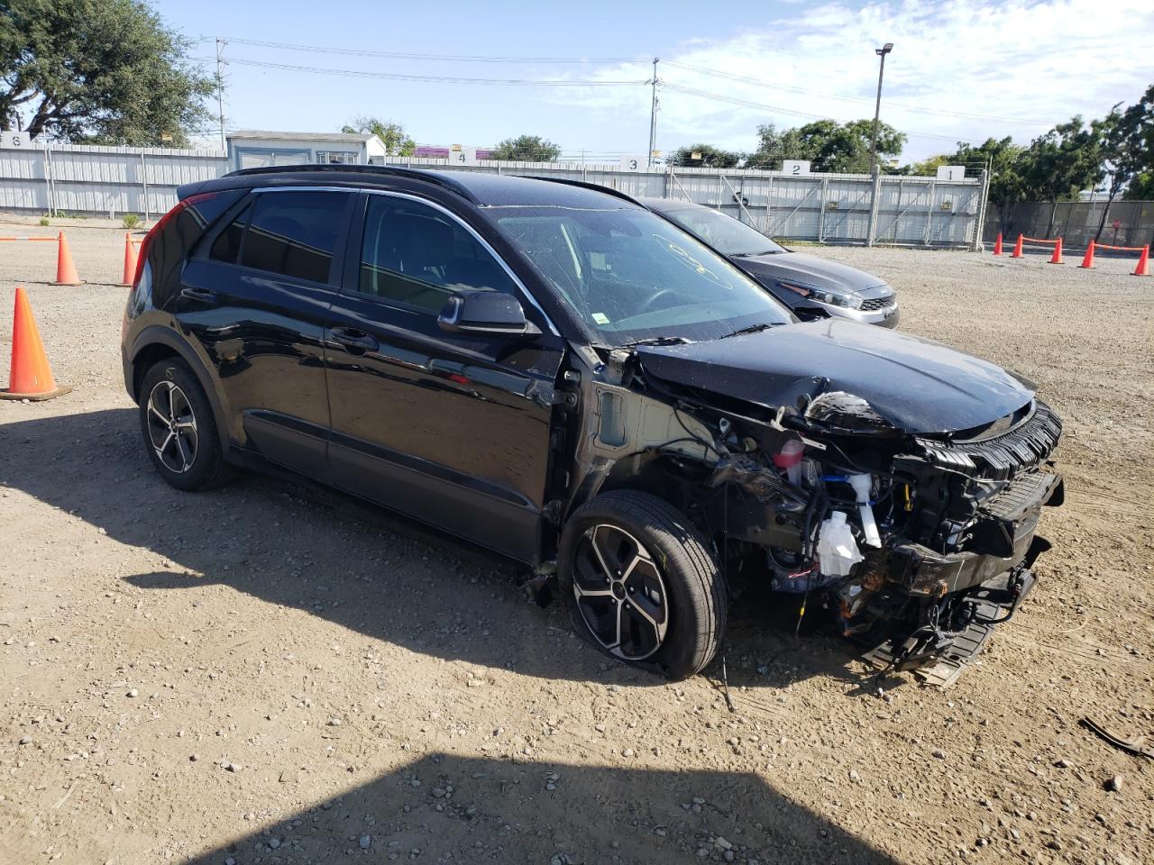 KNDCR3LE8P5046958 Kia Niro EX 4