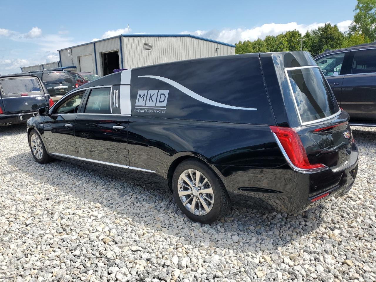 2GEXG7U32K9500717 Cadillac XTS FUNERA 2