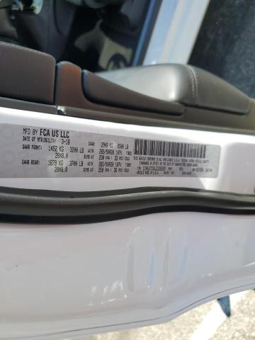 1C4RJFCGXJC335587 Jeep Grand Cherokee Overland