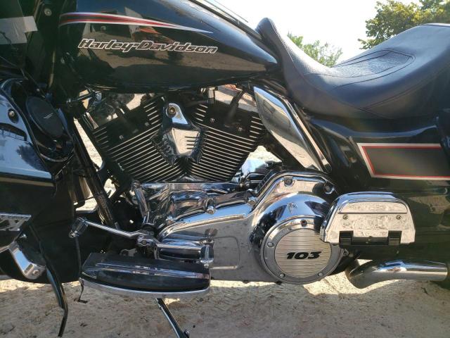 2011 HARLEY-DAVIDSON FLTRU 1HD1KGM18BB645379