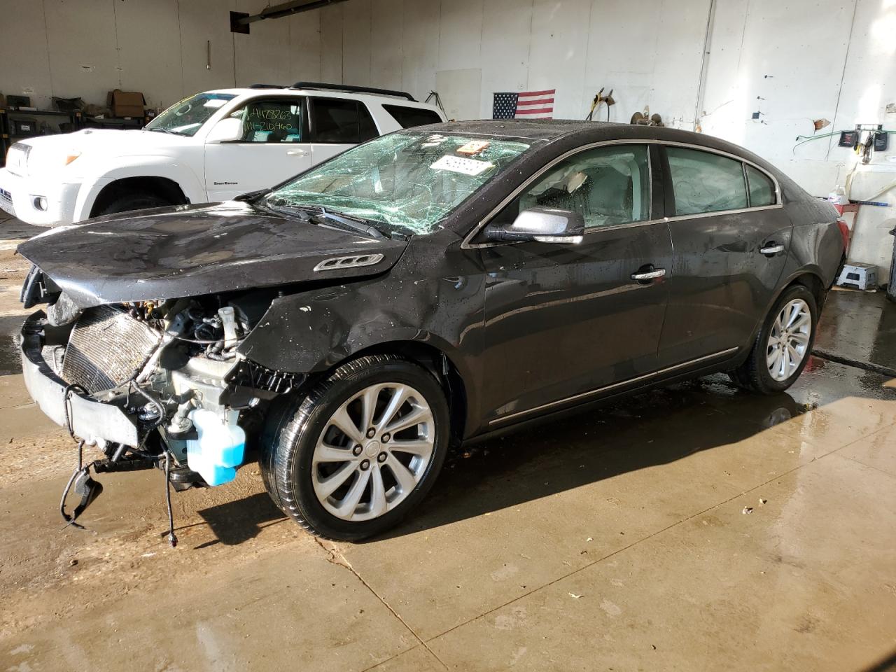 2016 Buick Lacrosse vin: 1G4GB5G35GF159363