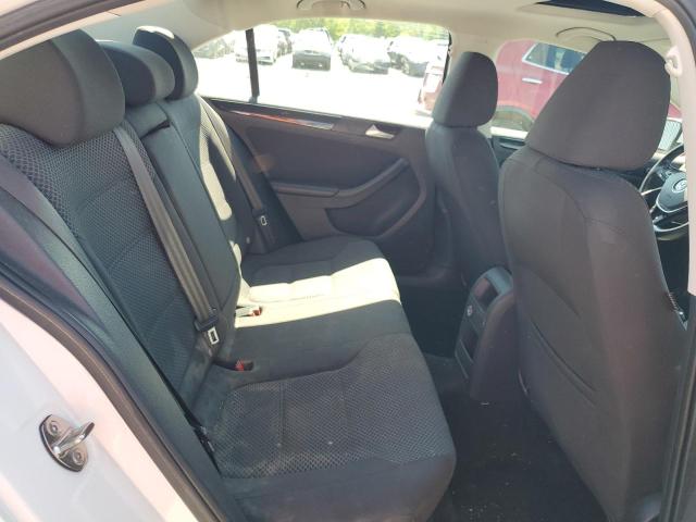 2016 VOLKSWAGEN JETTA SE - 3VWD67AJ0GM254411