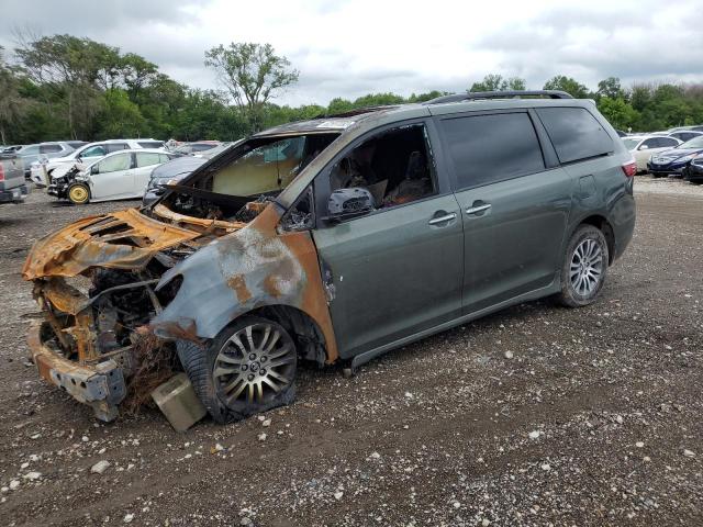 2018 Toyota Sienna XLE