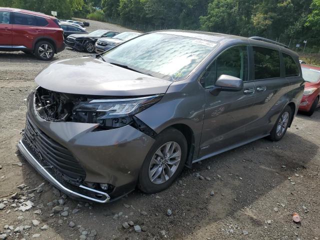 2021 Toyota Sienna XLE