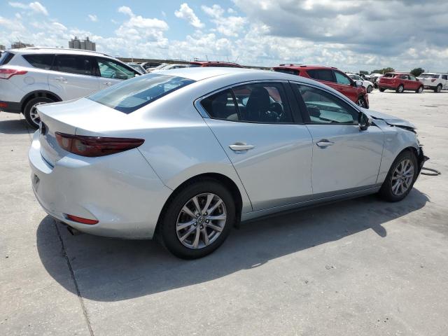 JM1BPABL3K1106327 Mazda 3  3