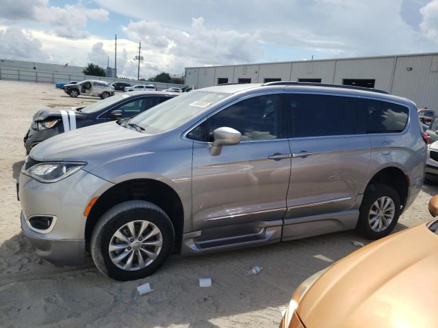 2C4RC1BG0HR501017 2017 CHRYSLER PACIFICA, photo no. 1