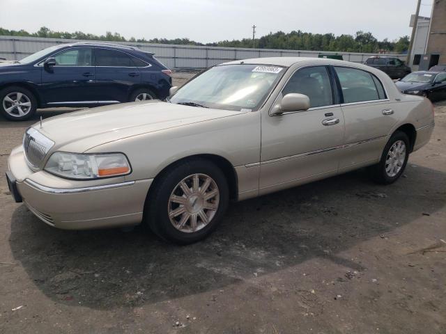 2010 Lincoln Town Car Signature Limited