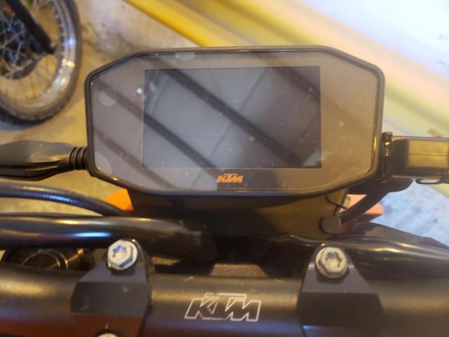 2022 KTM 890 DUKE R VBKTU9402NM829599