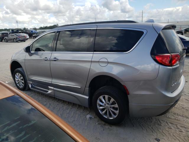 2C4RC1BG0HR501017 2017 CHRYSLER PACIFICA, photo no. 2