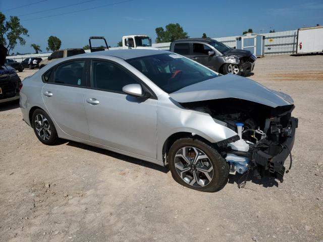 3KPF24AD4ME339497 Kia Forte FE 4