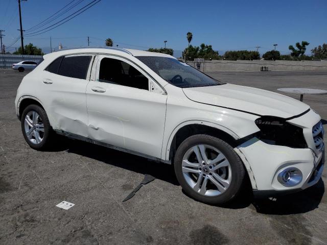WDCTG4EB7JJ452916 Mercedes-Benz GLA 250