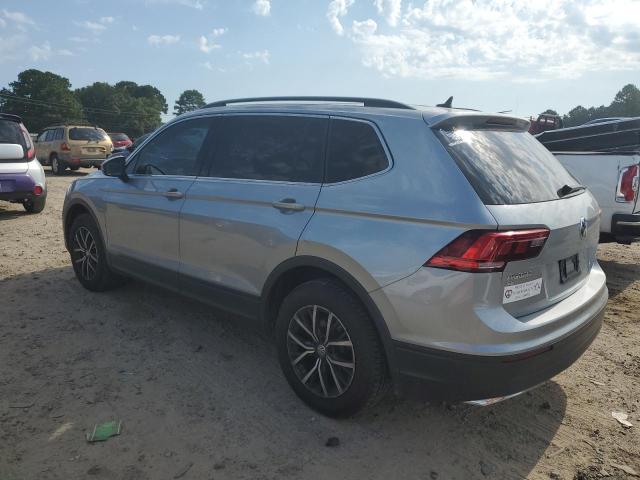 3VV2B7AX8KM181261 Volkswagen Tiguan SE 2