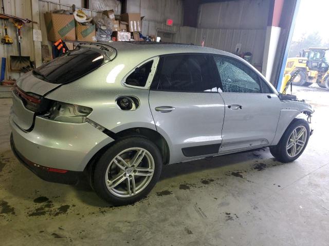 VIN WP1AA2A51KLB00812 2019 Porsche Macan no.3