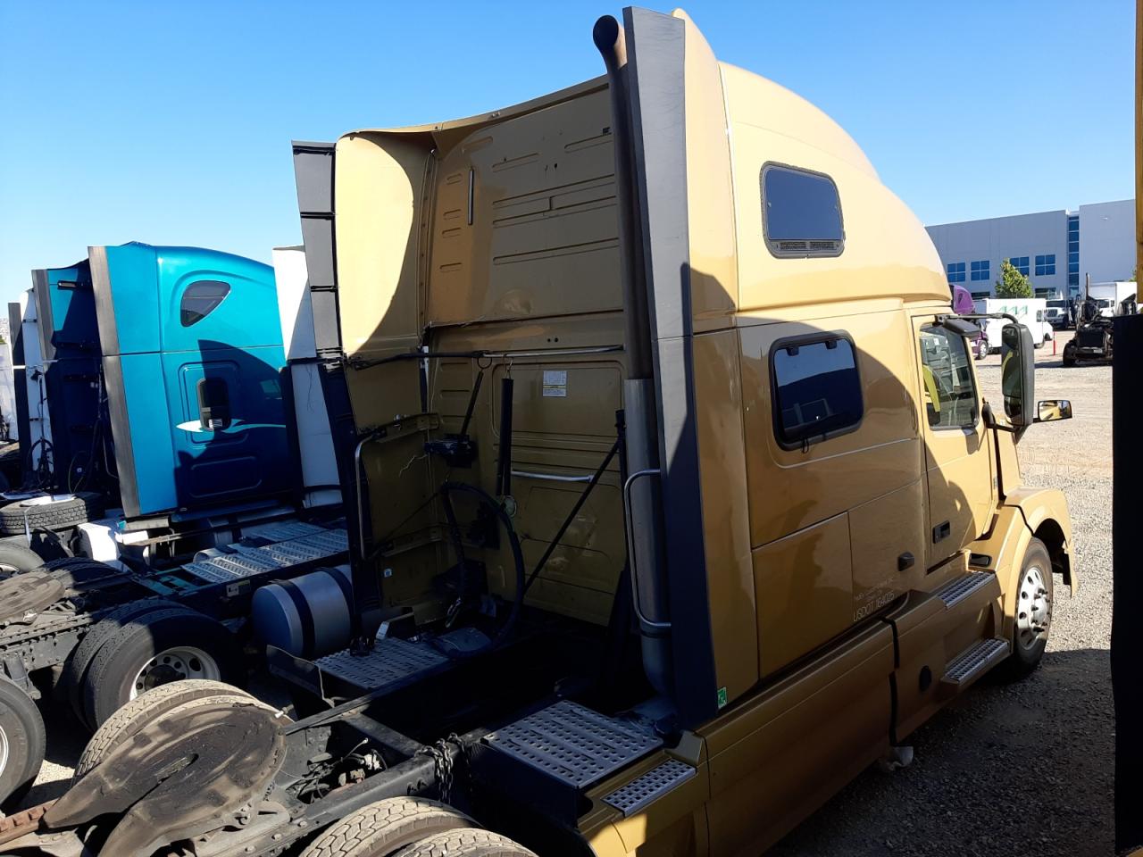 4V4NC9EH3EN142003 2014 Volvo Vn Vnl