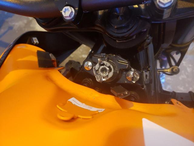 2022 KTM 890 DUKE R VBKTU9402NM829599