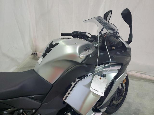 2018 KAWASAKI ZX1000 W - JKAZXCW14JA011982