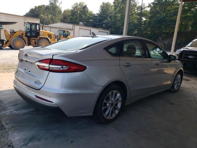 3FA6P0LUXKR167737 Ford Fusion SE 3