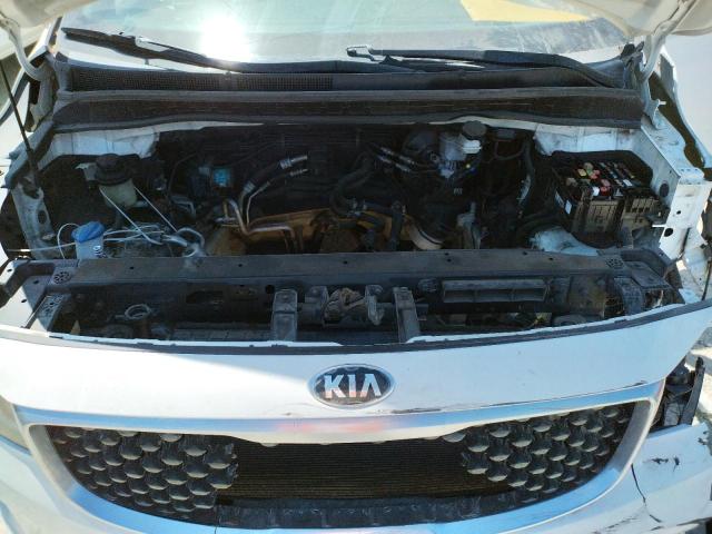 KNDMB5C10F6039853 KIA SEDONA LX