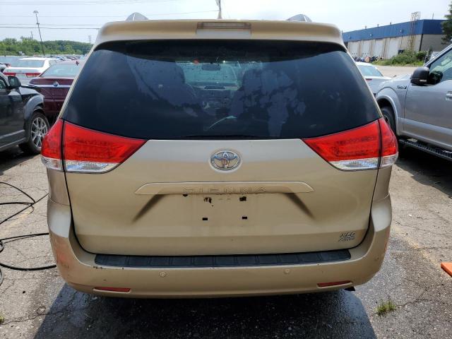 2011 Toyota Sienna - Image 6