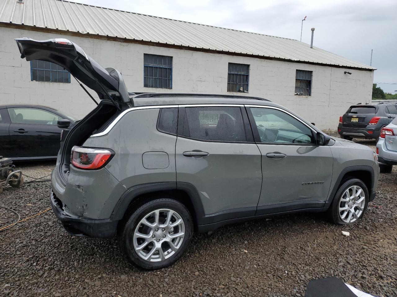 2023 Jeep Compass Latitude Lux vin: 3C4NJDFN2PT514815