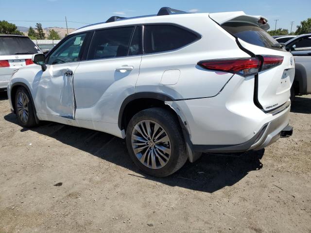 VIN 5TDFZRBH7NS181531 2022 Toyota Highlander, Platinum no.2