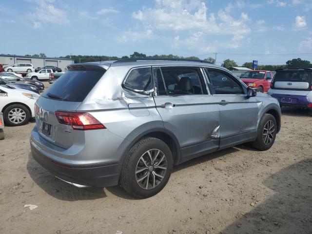 3VV2B7AX8KM181261 Volkswagen Tiguan SE 3