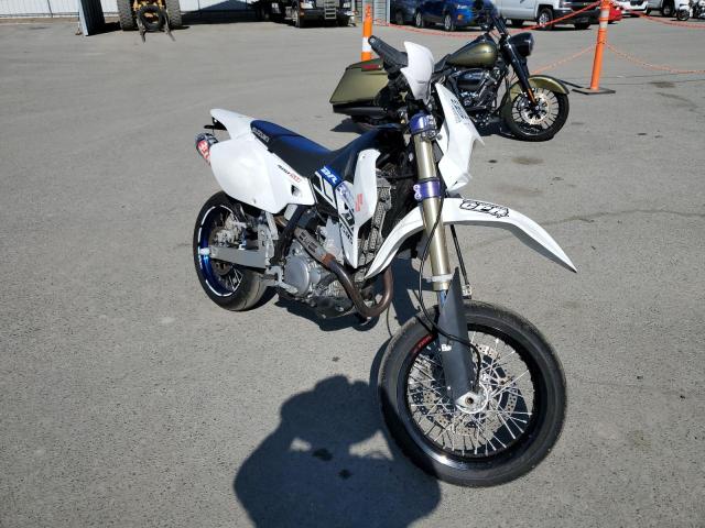 2019 SUZUKI DR-Z400 SM - JS1SK44A4K7101026