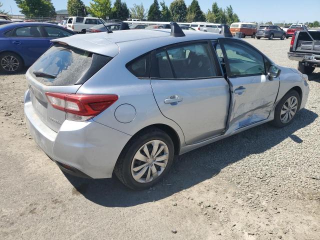 VIN: 4S3GTAA64J3733537 Auction: COPART Lot: 62409883 Location: OR - EUGENE 4S3GTAA64J3733537 SUBARU IMPREZA 2018 SILVER Photo 3