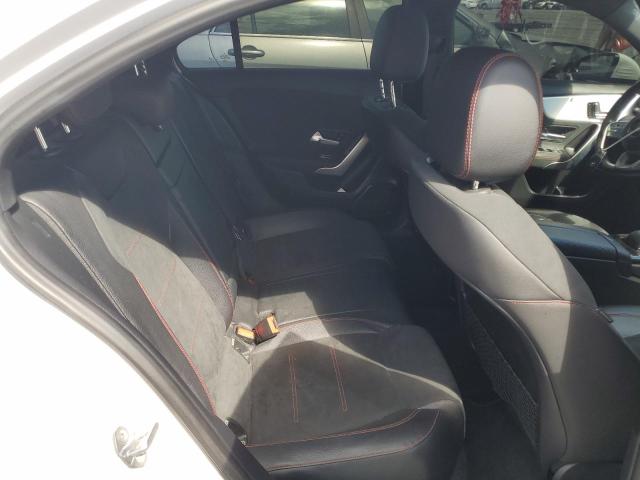 WDD3G4EB2KW025319 Mercedes-Benz A 220