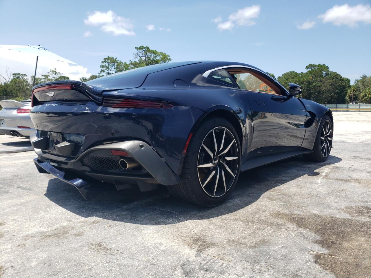 2020 Aston Martin Vantage vin: SCFSMGAW7LGN04101