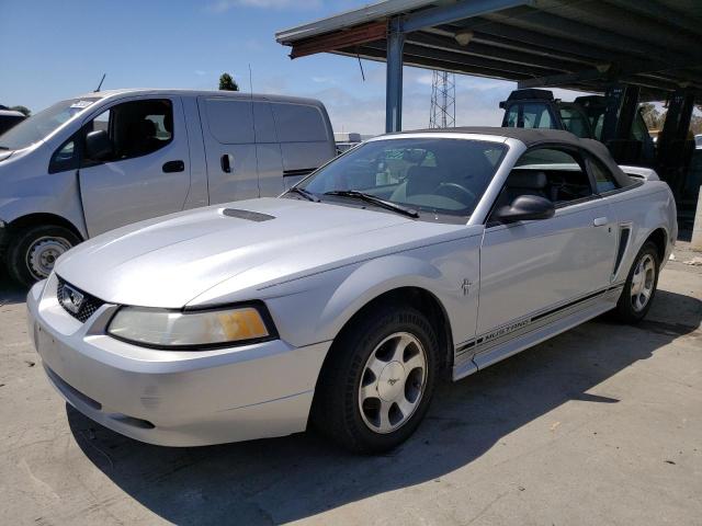 2000 Ford Mustang 