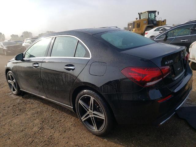 W1K3G4FB9NJ375806 Mercedes-Benz A 220 4matic