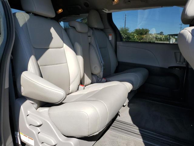 5TDYZ3DC5JS935978 Toyota SIENNA XLE