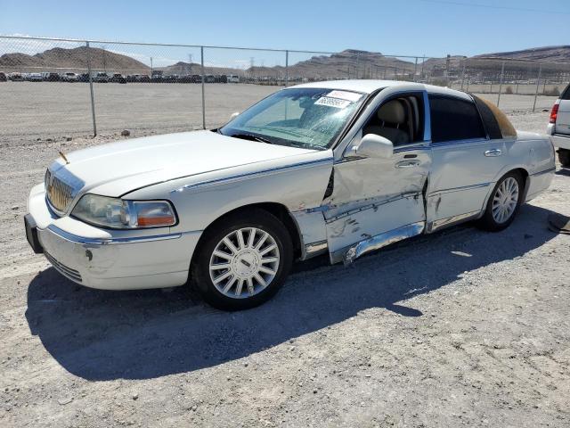 2005 Lincoln Town Car Signature Limited