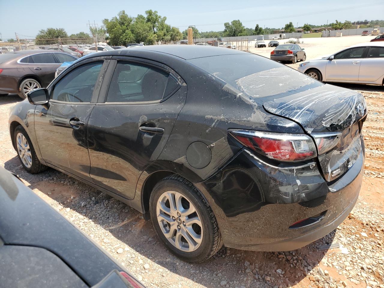 3MYDLBYV7HY154356 2017 Toyota Yaris Ia