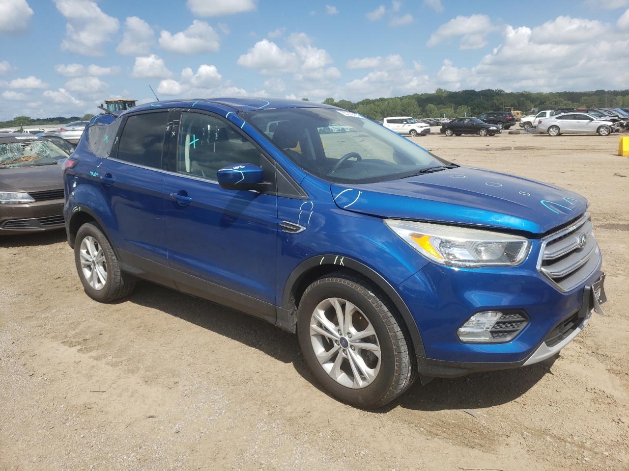 1FMCU0GD8HUA61915 2017 Ford Escape Se