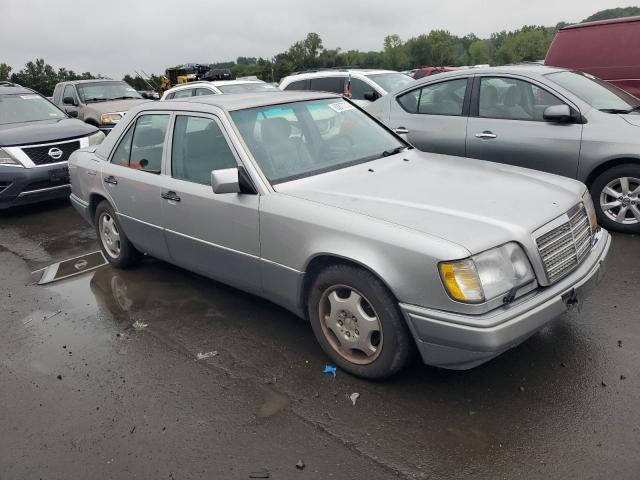 WDBEA32EXSC256868 | 1995 MERCEDES-BENZ E 320 BASE