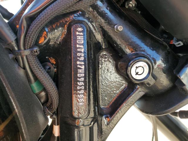 2017 HARLEY-DAVIDSON FXSE 1HD1TG917HB958955
