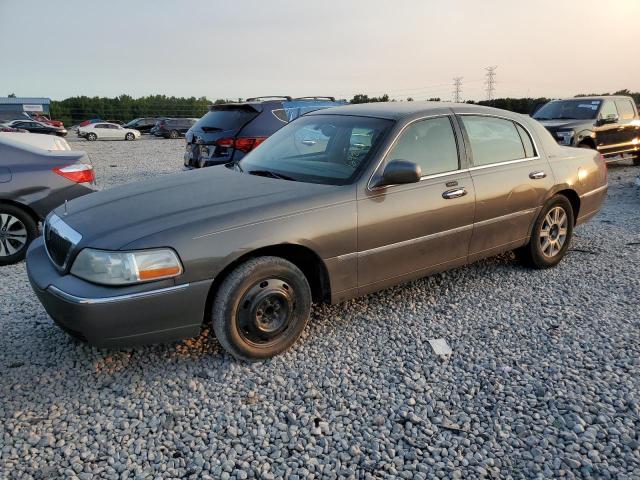 2004 Lincoln Town Car Executive