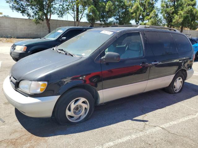 2000 Toyota Sienna LE