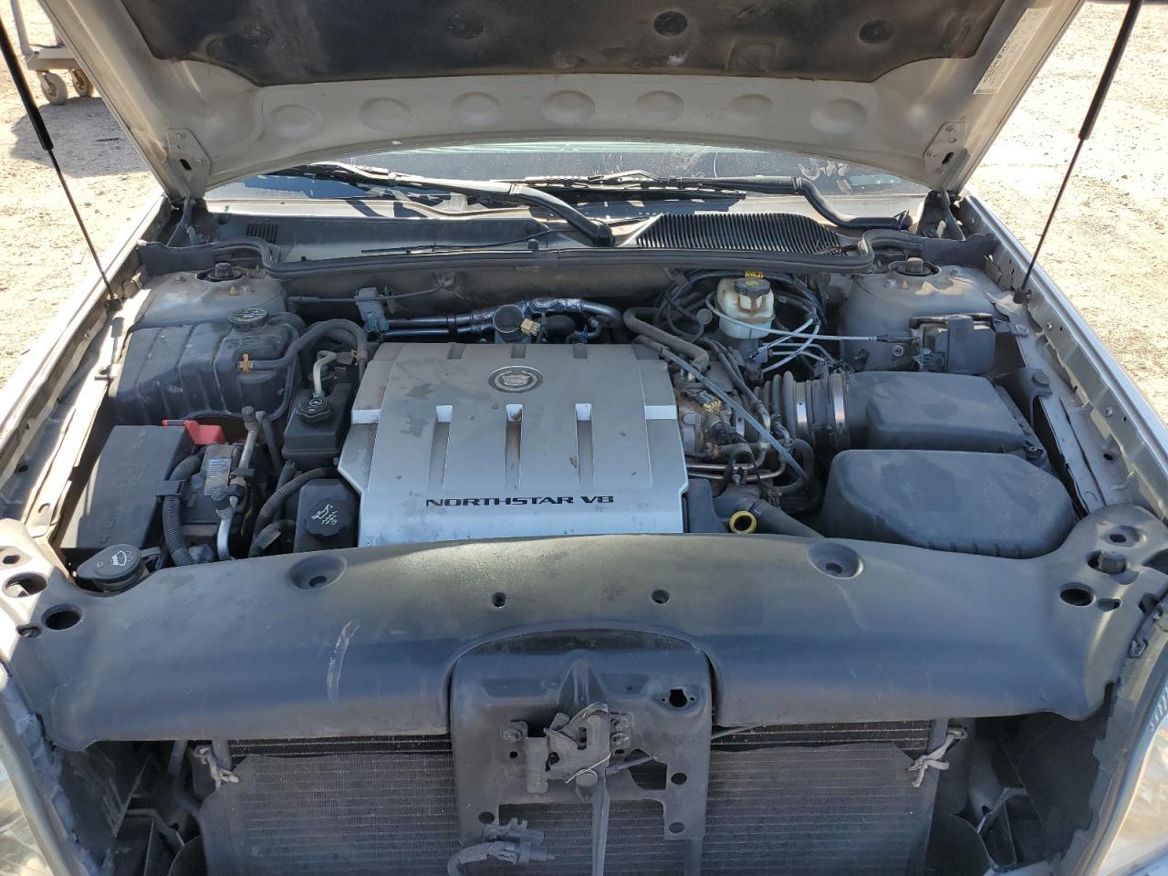 Lot #2206989104 2004 CADILLAC DEVILLE